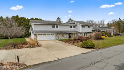 /international/us/219-lake-scranton-road-scranton-pa-110107058917/