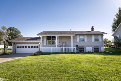 /international/us/303-newcastle-road-marshalltown-ia-110120489082/