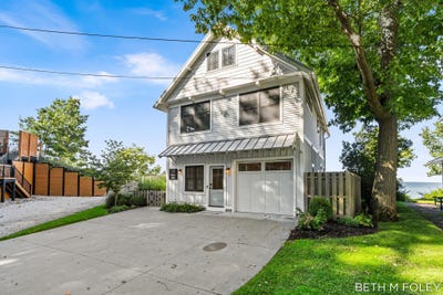 /international/us/122-michigan-avenue-holland-mi-110110322322/