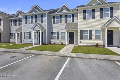 /international/us/123-virginias-landing-court-richlands-nc-110101268499/