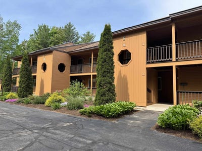 /international/us/15-tennis-lane-thornton-nh-110108570158/
