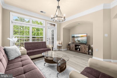 /international/us/512-sunset-view-terrace-se-leesburg-va-110108351753/