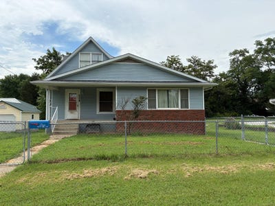 /international/us/905-5th-st-carrollton-il-110101452286/