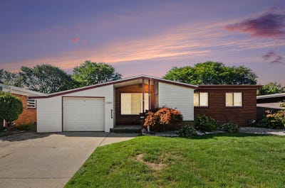 /international/us/22848-saint-joan-street-saint-clair-shores-mi-110119913401/