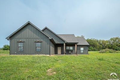 /international/us/1714-se-herschell-road-tecumseh-ks-110101447722/
