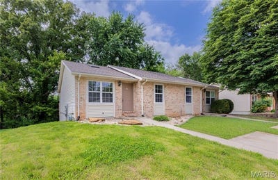 /international/us/874-lester-avenue-collinsville-il-110108218393/