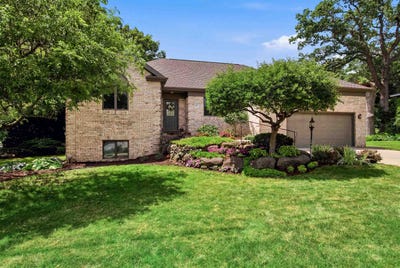 /international/us/541-lincoln-street-waterloo-wi-110109157184/