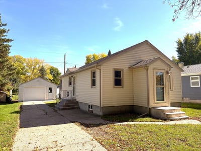/international/us/620-s-10th-street-montevideo-mn-110120146454/