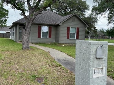 /international/us/1410-hoppess-street-bryan-tx-110108294824/