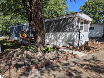 /international/us/315-linwood-avenue-alma-mi-110108342188/