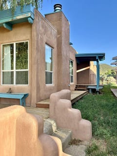 /international/us/523-san-geronimo-rd-unit-14-taos-nm-110100250112/