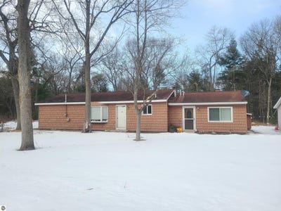 /international/us/4735-williams-road-off-oscoda-mi-110106149110/