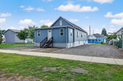 /international/us/246-142nd-street-hammond-in-110105317164/