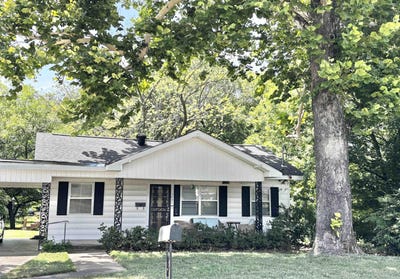 /international/us/407-n-oak-street-morrilton-ar-110101092562/