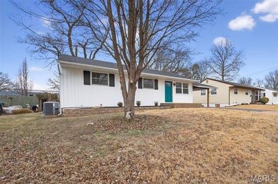 /international/us/695-mullanphy-road-florissant-mn-110105224704/