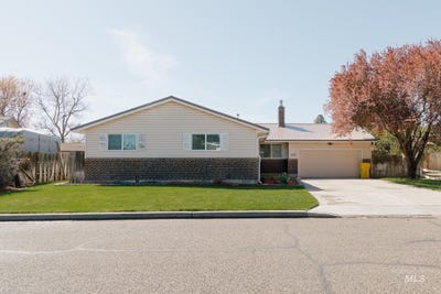 /international/us/1366-arata-way-ontario-or-110107007783/