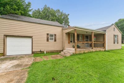 /international/us/443-e-burford-street-marshfield-mo-110108977788/