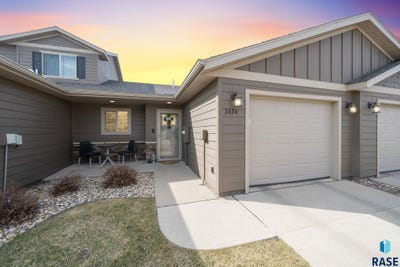 /international/us/2424-e-meadowside-pl-sioux-falls-sd-110107157360/
