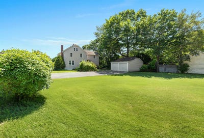 /international/us/12-hawkins-ave-center-moriches-ny-110100397792/?lang=en