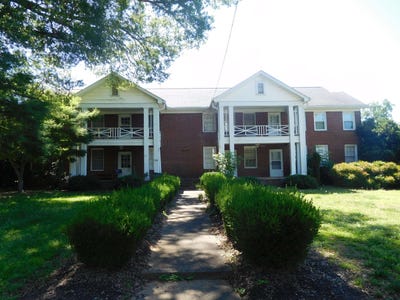 /international/us/1113-college-drive-gaffney-sc-110108640090/
