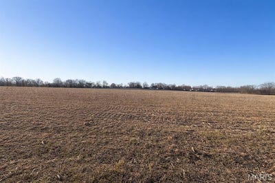 /international/us/2277-staunton-road-troy-il-110104965889/