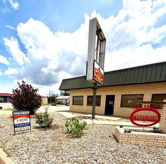 /international/us/301-s-s-main-seymour-tx-110100944251/
