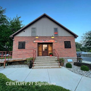 /international/us/1215-s-river-road-saginaw-mi-110120455733/