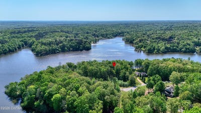 /international/us/16-thundercraw-point-cedar-grove-tn-110107382932/