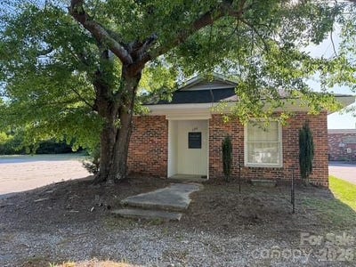 /international/us/104-s-ashe-street-kershaw-sc-110107783116/