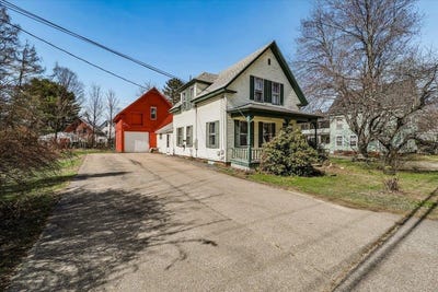 /international/us/18-school-street-belmont-nh-110107637198/
