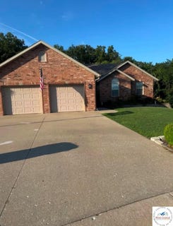 /international/us/241-nw-66-road-clinton-mo-110107695148/
