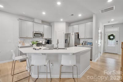 /international/us/906-park-bend-trail-tega-cay-sc-110107264389/
