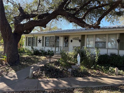 /international/us/10740-county-road-535-sinton-tx-110104910129/