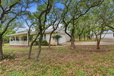 /international/us/261-fawn-ln-spring-branch-tx-110107865795/