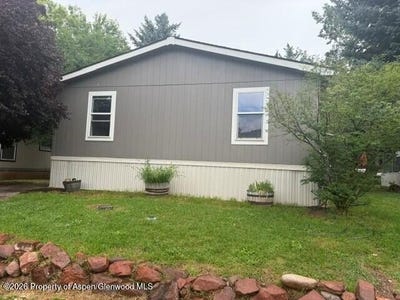 /international/us/2307-county-road-154-28-glenwood-springs-co-110109811578/
