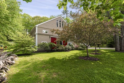 /international/us/9-conifer-ridge-road-cumberland-me-110110084296/