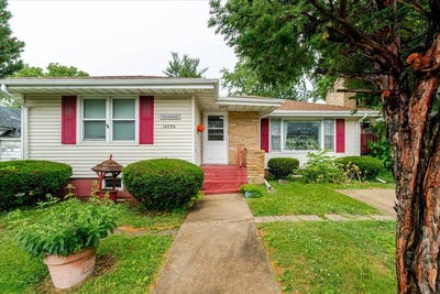 /international/us/1409-1-2-mulberry-street-bloomington-il-110108660580/