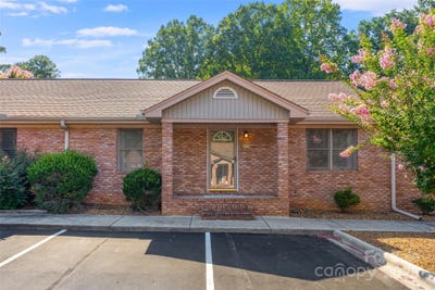 /international/us/3152-devonshire-drive-unit-2-rock-hill-sc-110101136414/