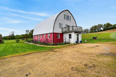 /international/us/11576-walnut-road-darlington-wi-110107999580/