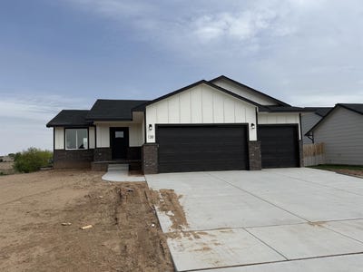 /international/us/138-e-poplar-circle-goddard-ks-110099871547/