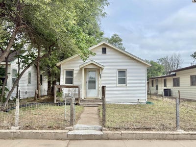 /international/us/816-e-2nd-ave-hutchinson-ks-110108171009/