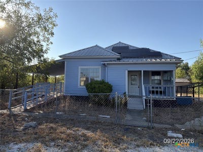 /international/us/117-w-san-saba-street-lometa-tx-110119958749/