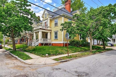 /international/us/71-princeton-avenue-providence-ri-110107953063/