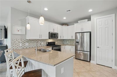 /international/us/7602-jacaranda-naples-fl-110100126401/