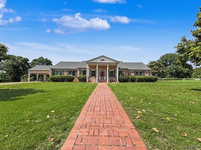 /international/us/500-w-pettus-street-demopolis-al-110108350495/
