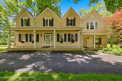 /international/us/118-maple-hill-drive-rosendale-ny-110108388979/