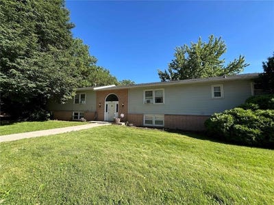 /international/us/50-w-broadway-central-city-ia-110107315836/