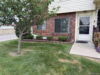 /international/us/15802-orchard-lane-roseville-mi-110108679489/