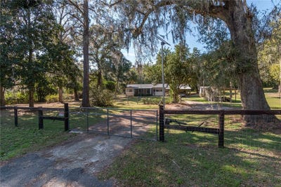 /international/us/9352-ne-27th-terrace-anthony-fl-110097254997/