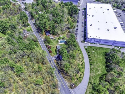/international/us/196-grove-st-franklin-ma-110107690567/
